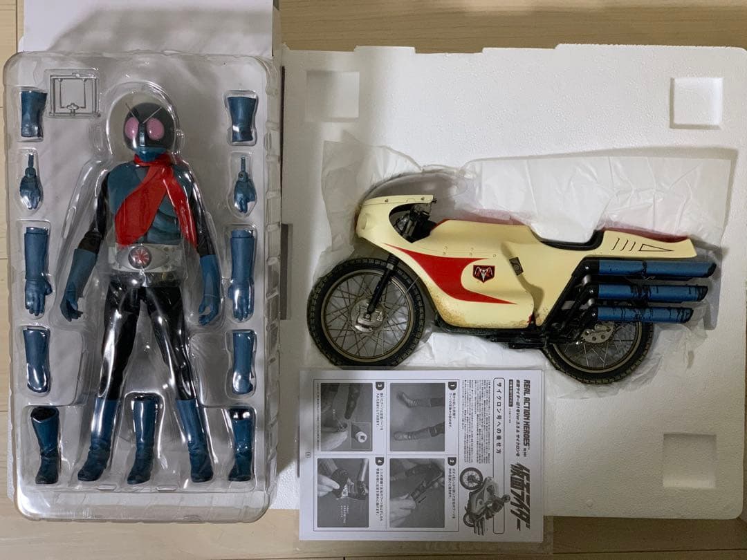 n*6様 メディコムトイ RAH 仮面ライダー旧1号 Ver.3.5 ＆ サイク