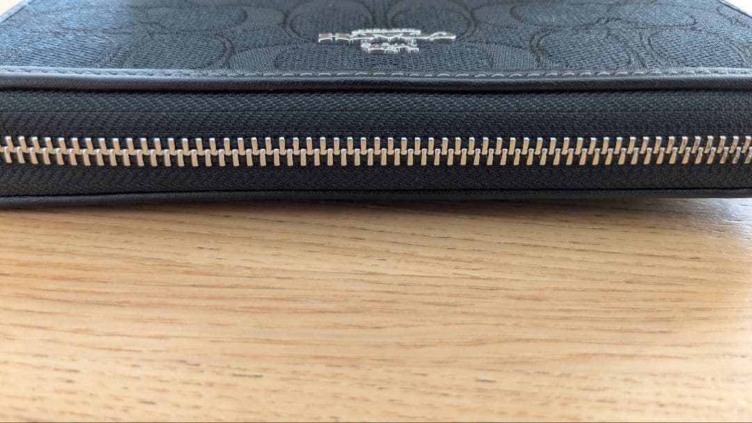 COACH ブラック 長財布 ストラップ付き