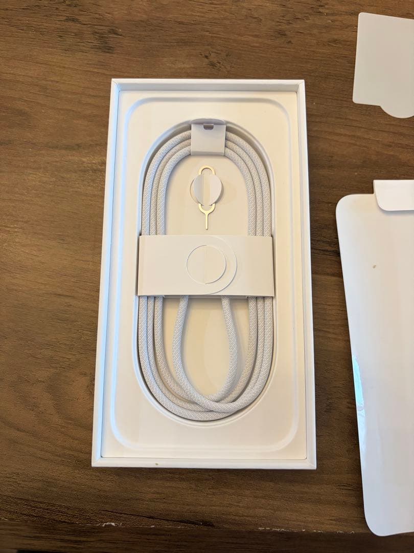 Apple iPhone 16e ブラック 128GB 本体