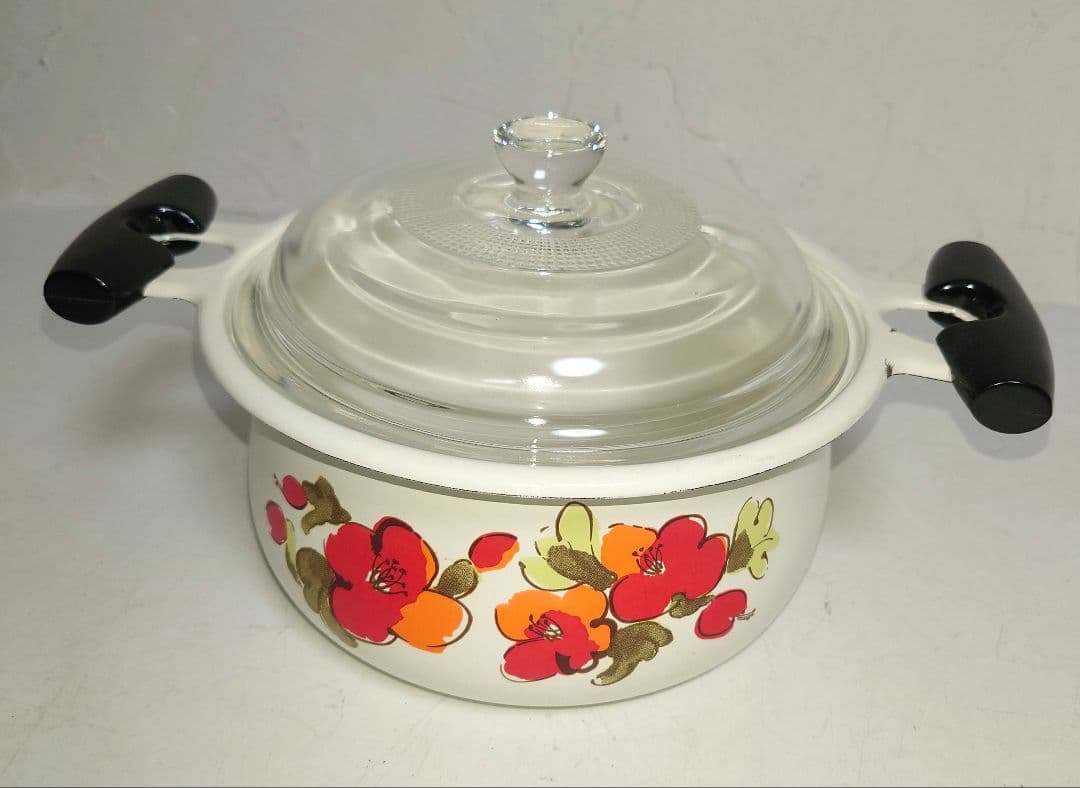 【4点セット】ホーロー鍋 薔薇、野菜、花柄 昭和レトロ 煮るシチュー カレー