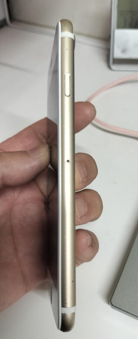 【初期設定済】iPhone 7 Silver 256GB SIMフリーVoLTE