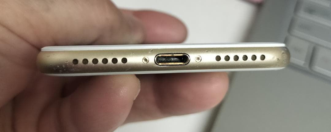 【初期設定済】iPhone 7 Silver 256GB SIMフリーVoLTE