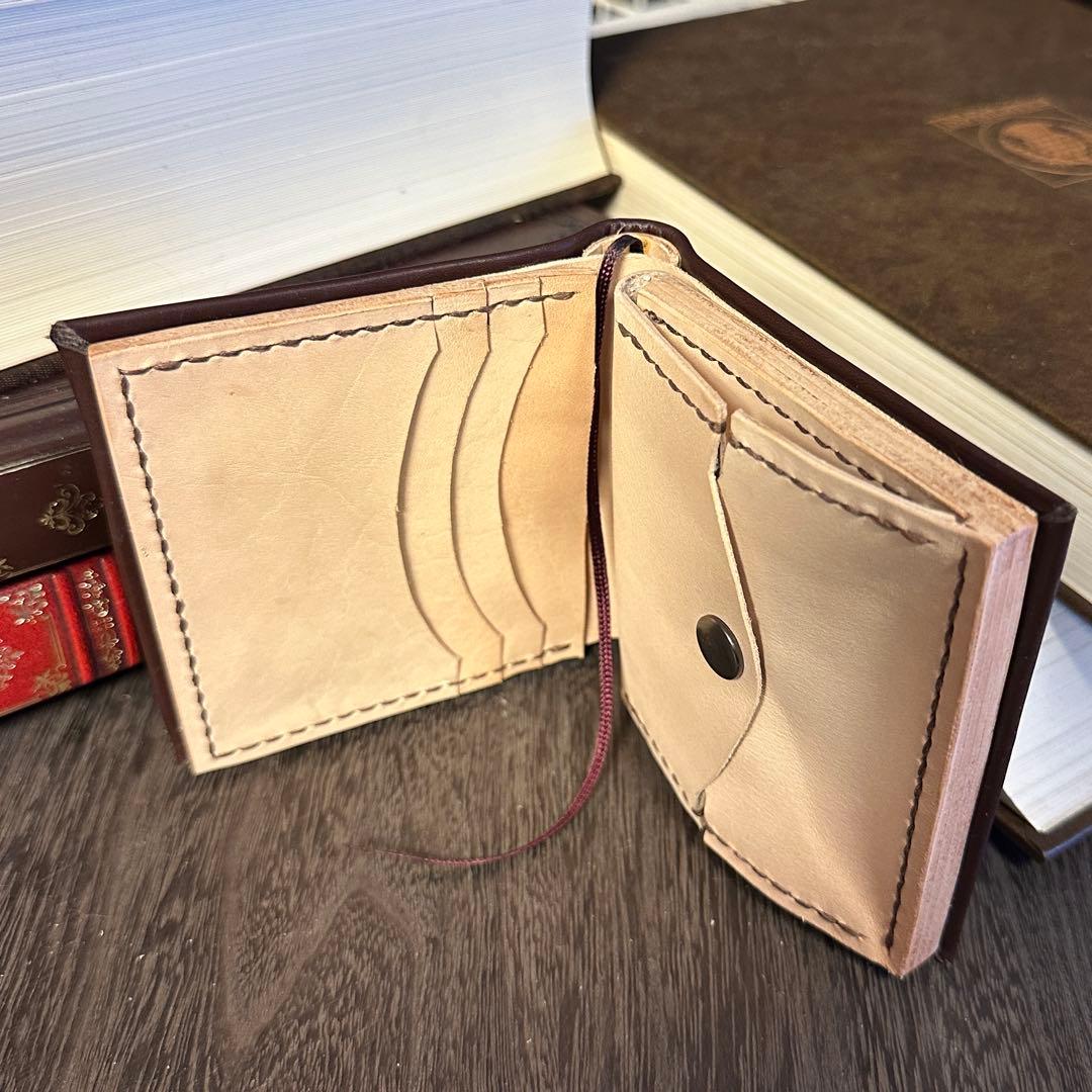 洋書型本革二つ折り財布
