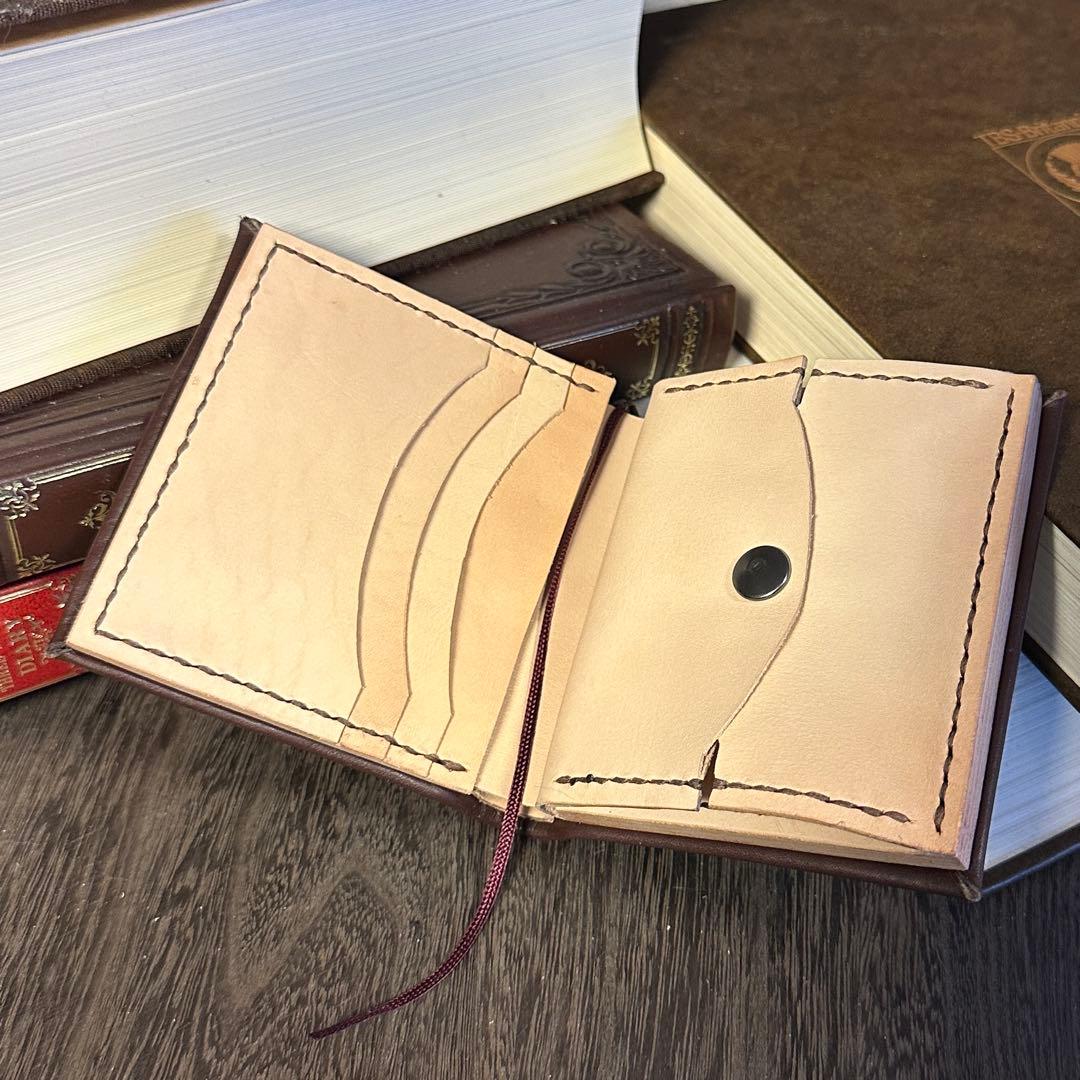 洋書型本革二つ折り財布