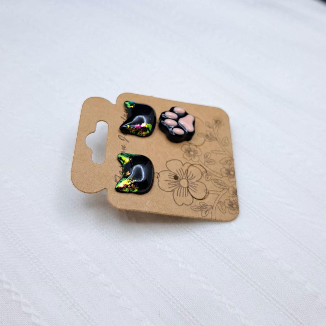 《No. 750》ピアス・イヤリング＊黒猫＊肉球＊偏光フレーク