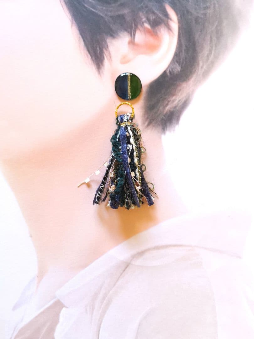 【取引中】【sale】2way*ネイビーとモスグリーンのタッセルのピアス