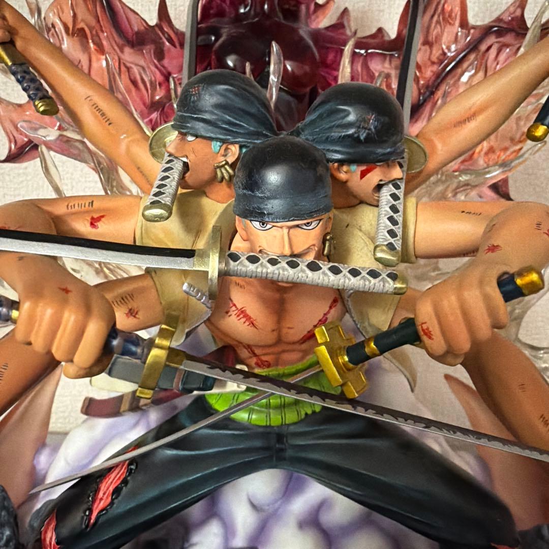 ワンピース　ロロノア・ゾロ　ガレージキット　フィギュア