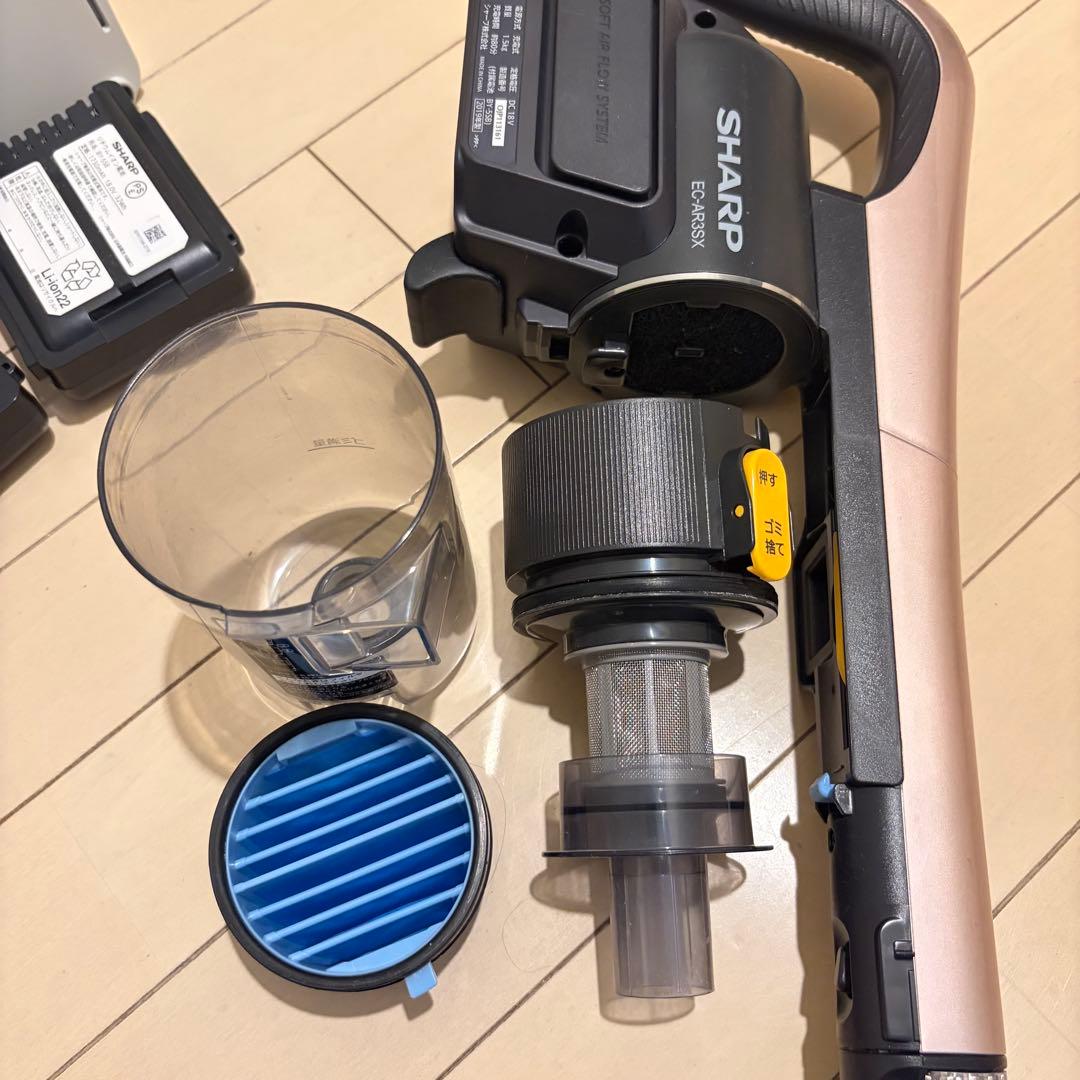 み*こ様 SHARPコードレス掃除機バッテリー2個スティッククリーナーEC-AR