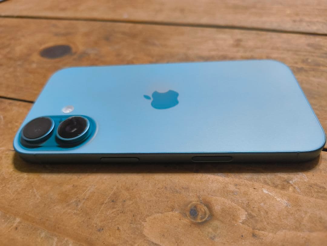 Apple iPhone16 128 バッテリー100%✨️ 美 ケース付き！