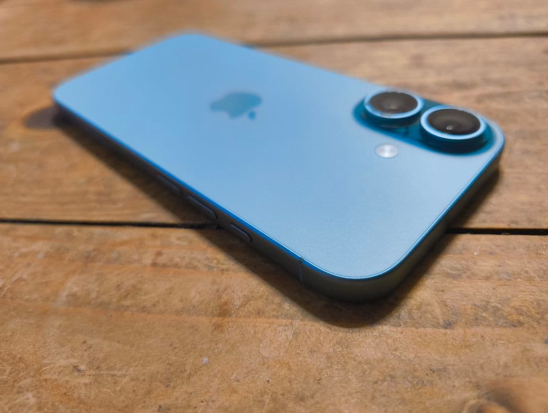 Apple iPhone16 128 バッテリー100%✨️ 美 ケース付き！