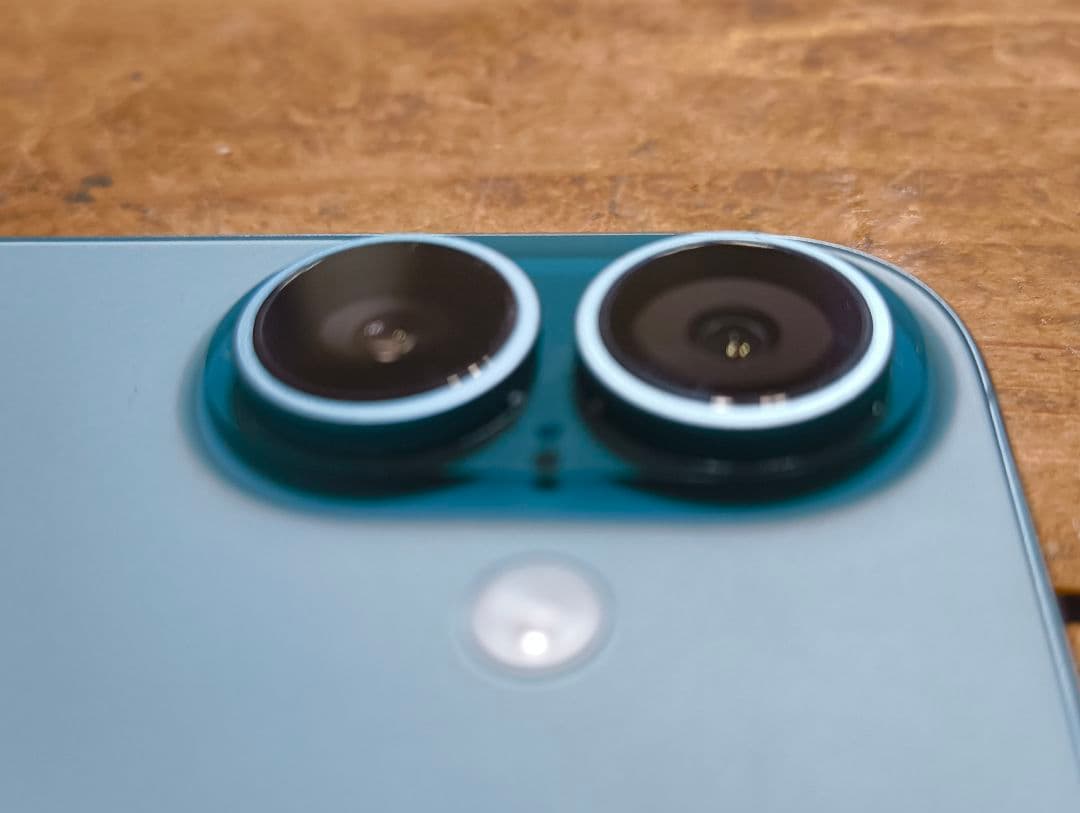 Apple iPhone16 128 バッテリー100%✨️ 美 ケース付き！