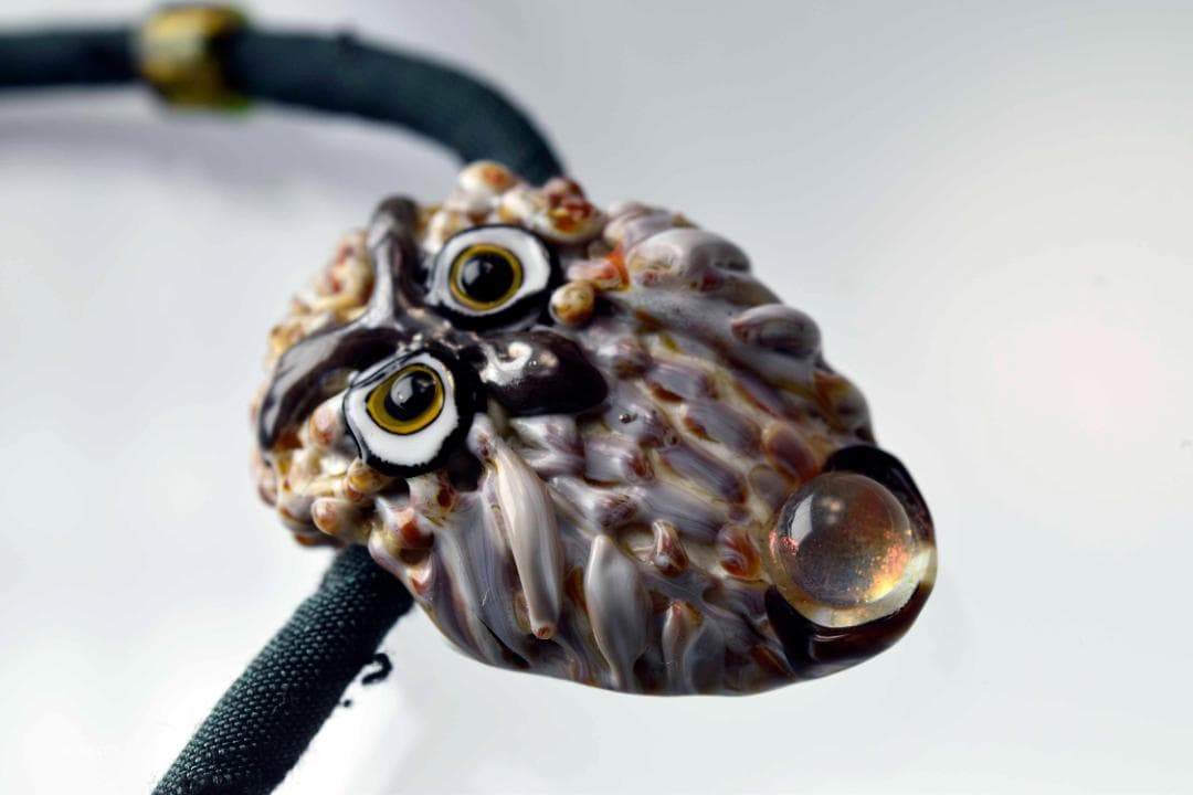 フクロウのトンボ玉 ガラスのジュエリー ペンダントトップ12884-451