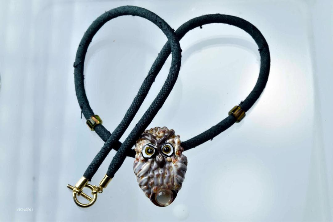 フクロウのトンボ玉 ガラスのジュエリー ペンダントトップ12884-451