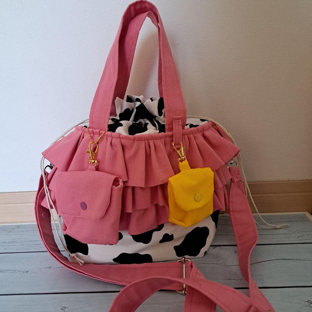 たっぷりフリル巾着トートバッグ　ピンク✕牛柄