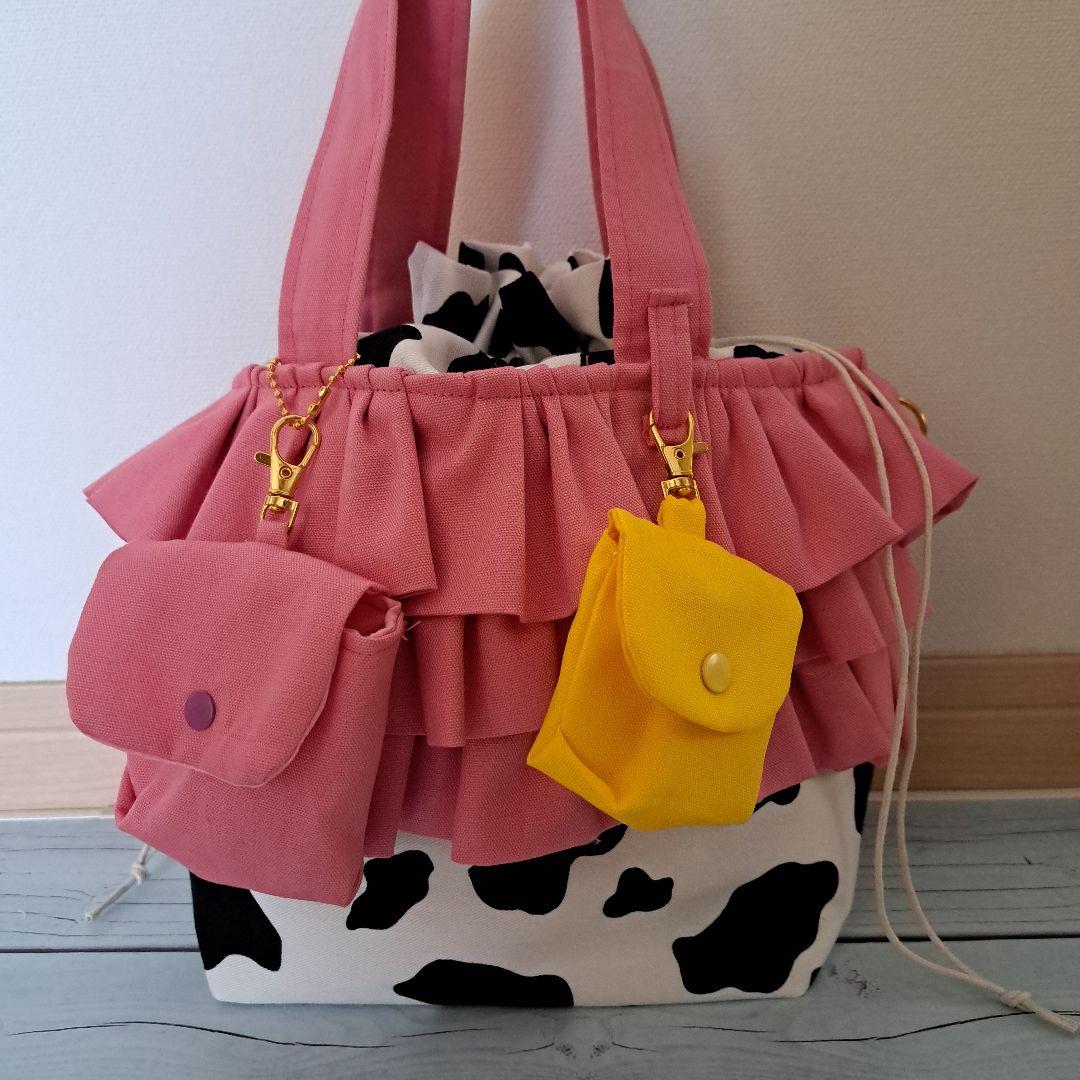 たっぷりフリル巾着トートバッグ　ピンク✕牛柄