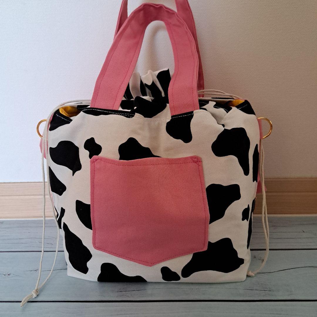 たっぷりフリル巾着トートバッグ　ピンク✕牛柄
