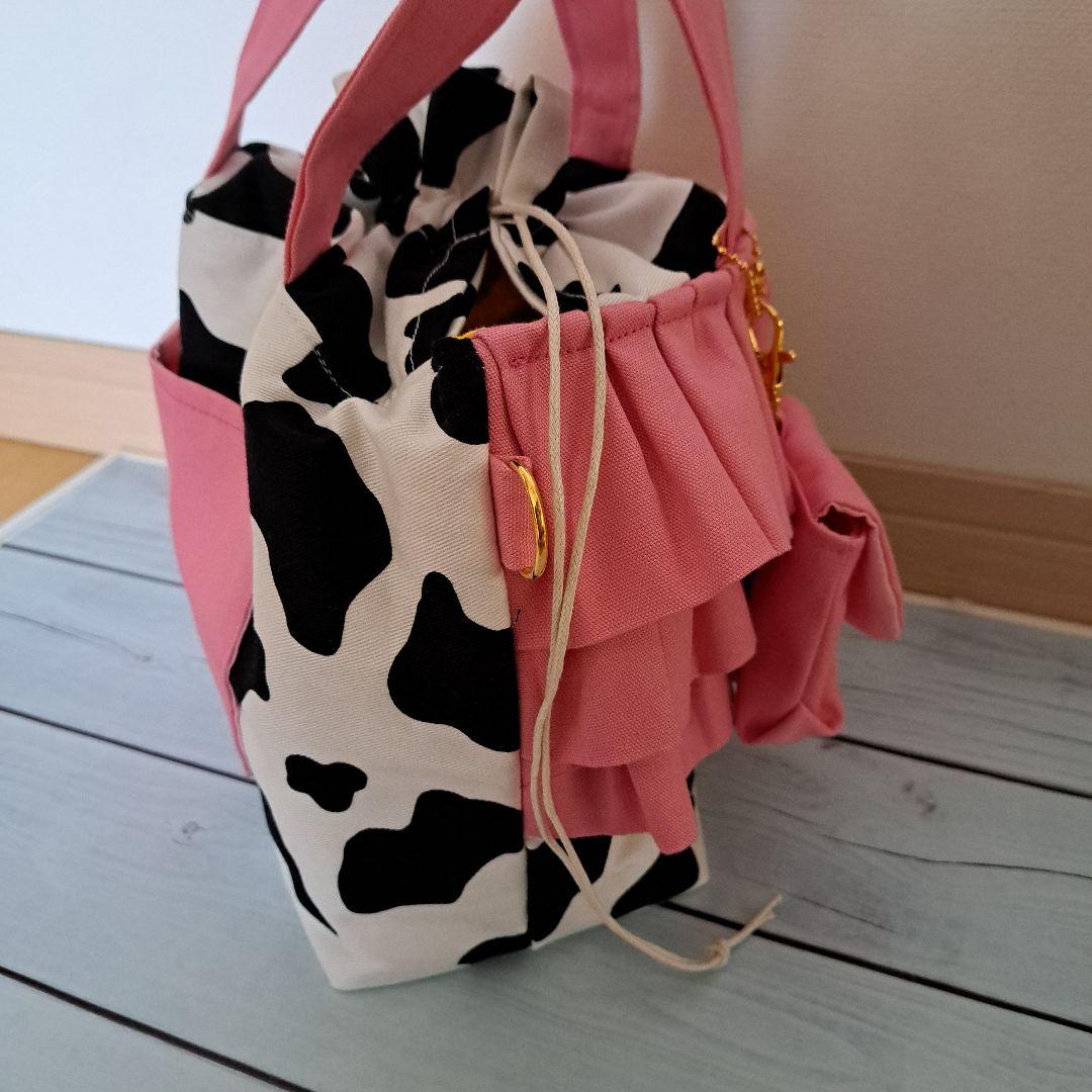 たっぷりフリル巾着トートバッグ　ピンク✕牛柄