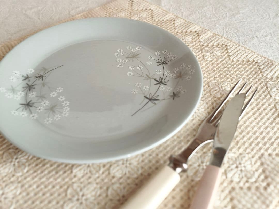 * old arabia かすみ草 ❀ ミルクグレーの ケーキプレート