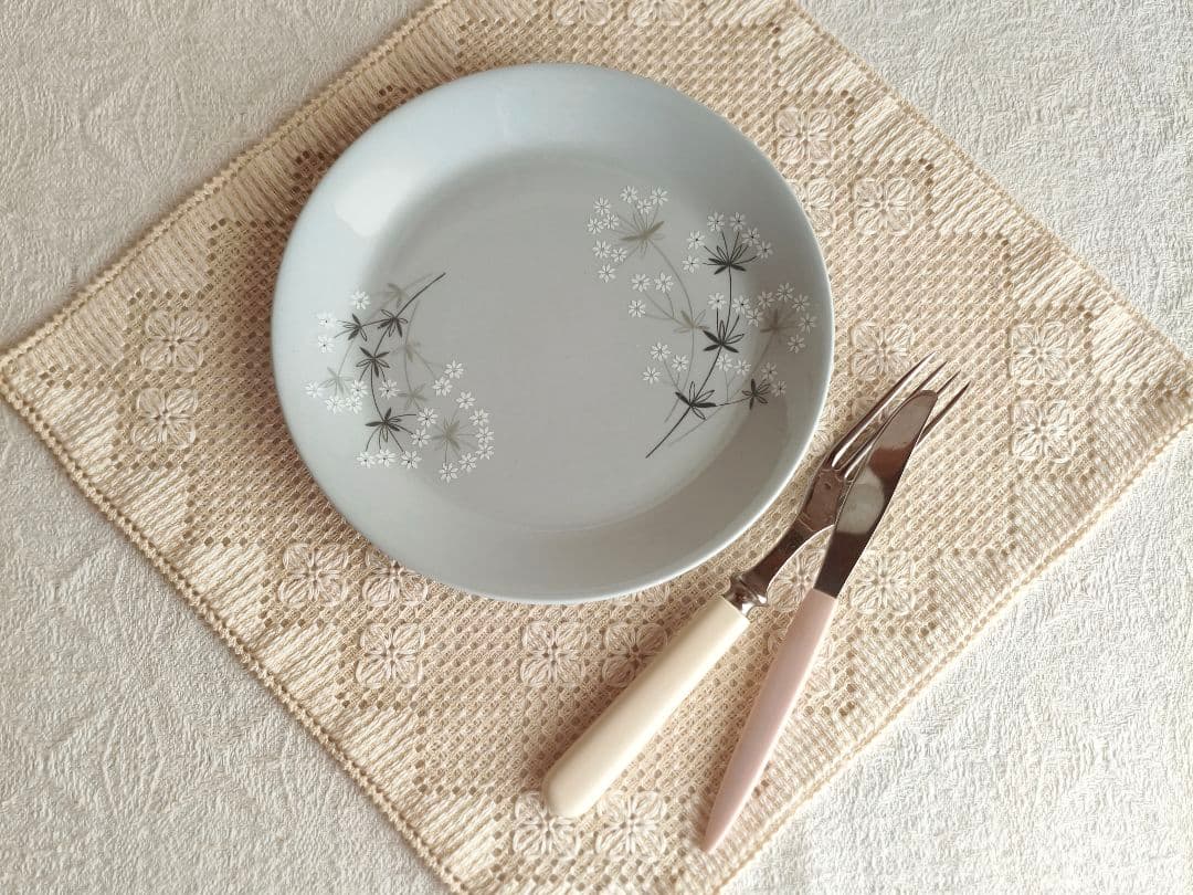 * old arabia かすみ草 ❀ ミルクグレーの ケーキプレート