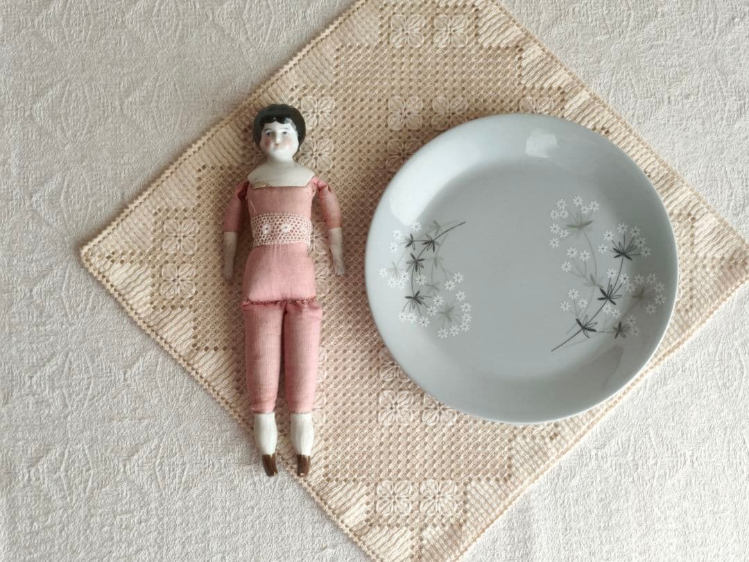 * old arabia かすみ草 ❀ ミルクグレーの ケーキプレート