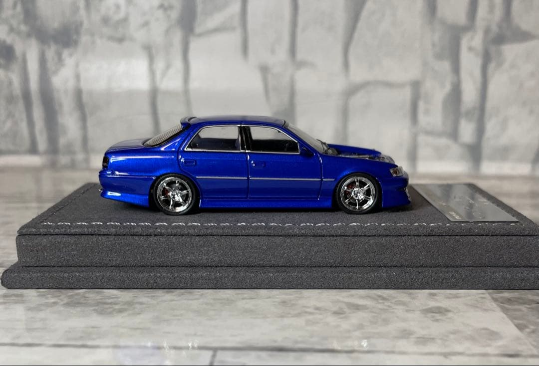 トヨタクレスタ1/64ミニカー