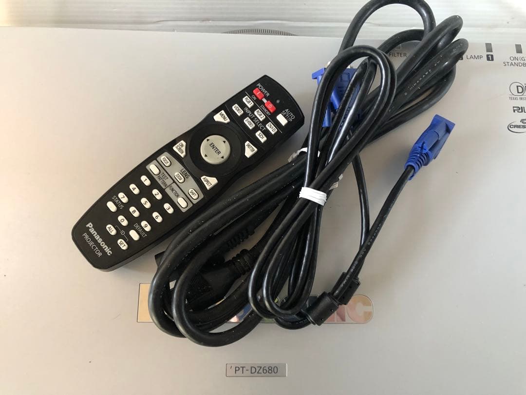 PANASONIC プロジェクター　PT-DZ680 ★6000ルーメン　日本製