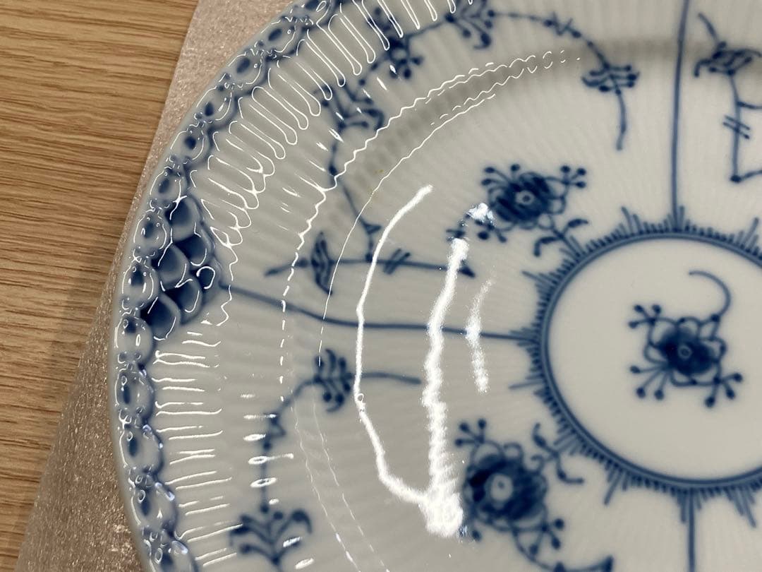   620 白青花柄皿 約19cm