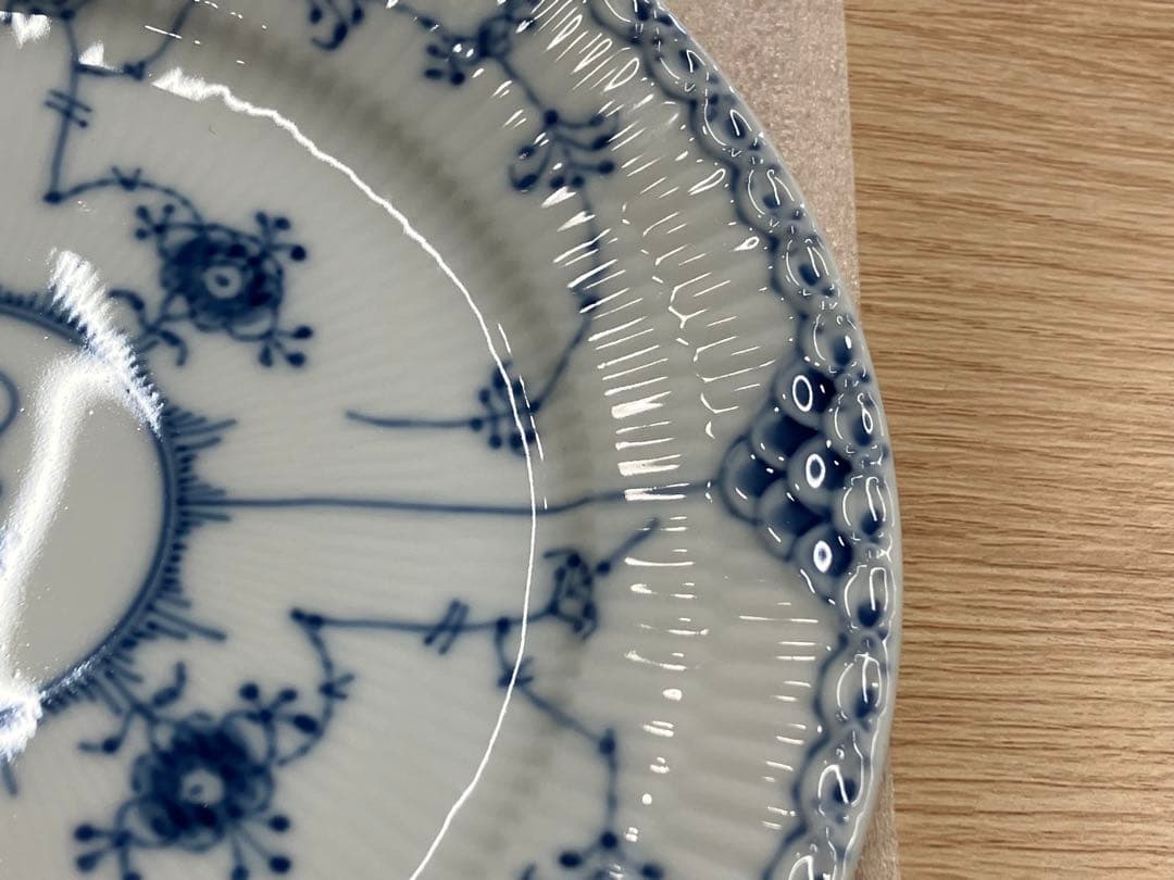  620 白青花柄皿 約19cm