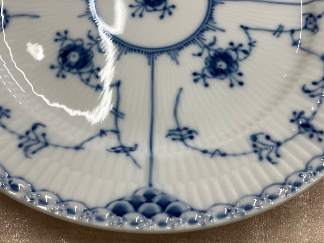   620 白青花柄皿 約19cm