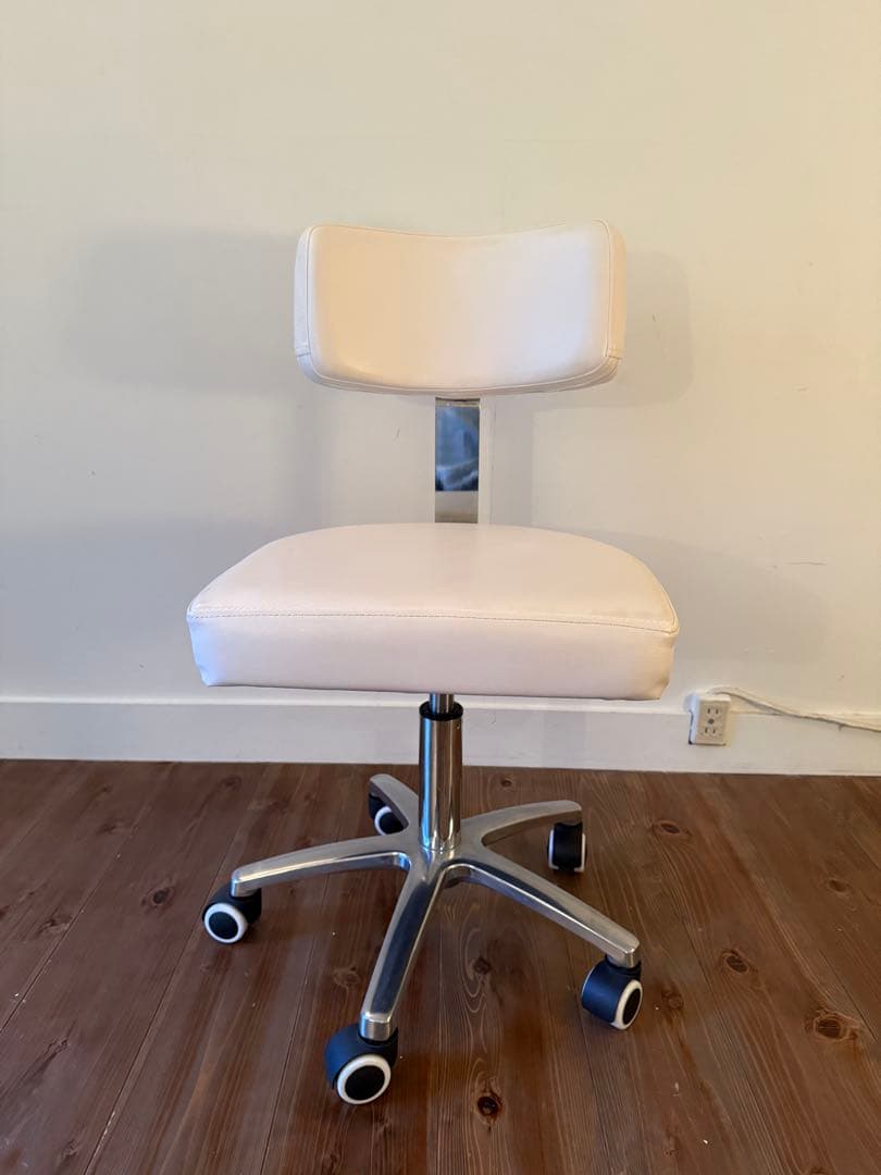 【お引き取り限定】インナーストレングス社マッサージベッド＋背もたれ付きスツール