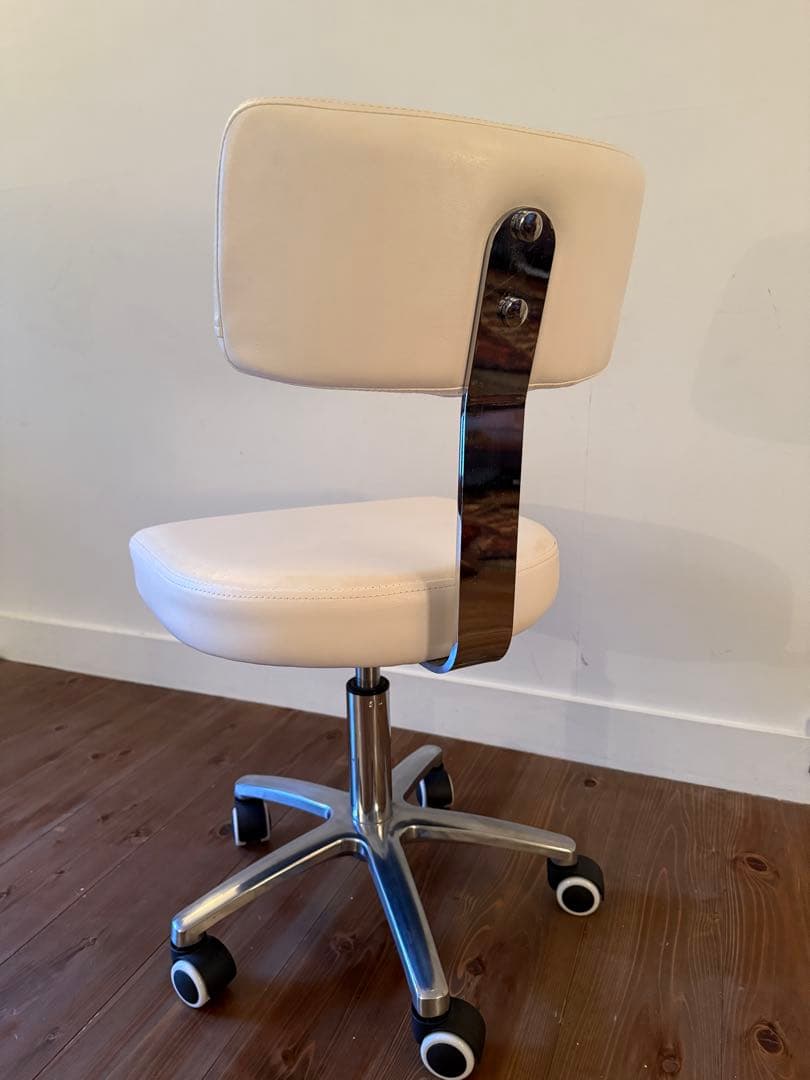 【お引き取り限定】インナーストレングス社マッサージベッド＋背もたれ付きスツール