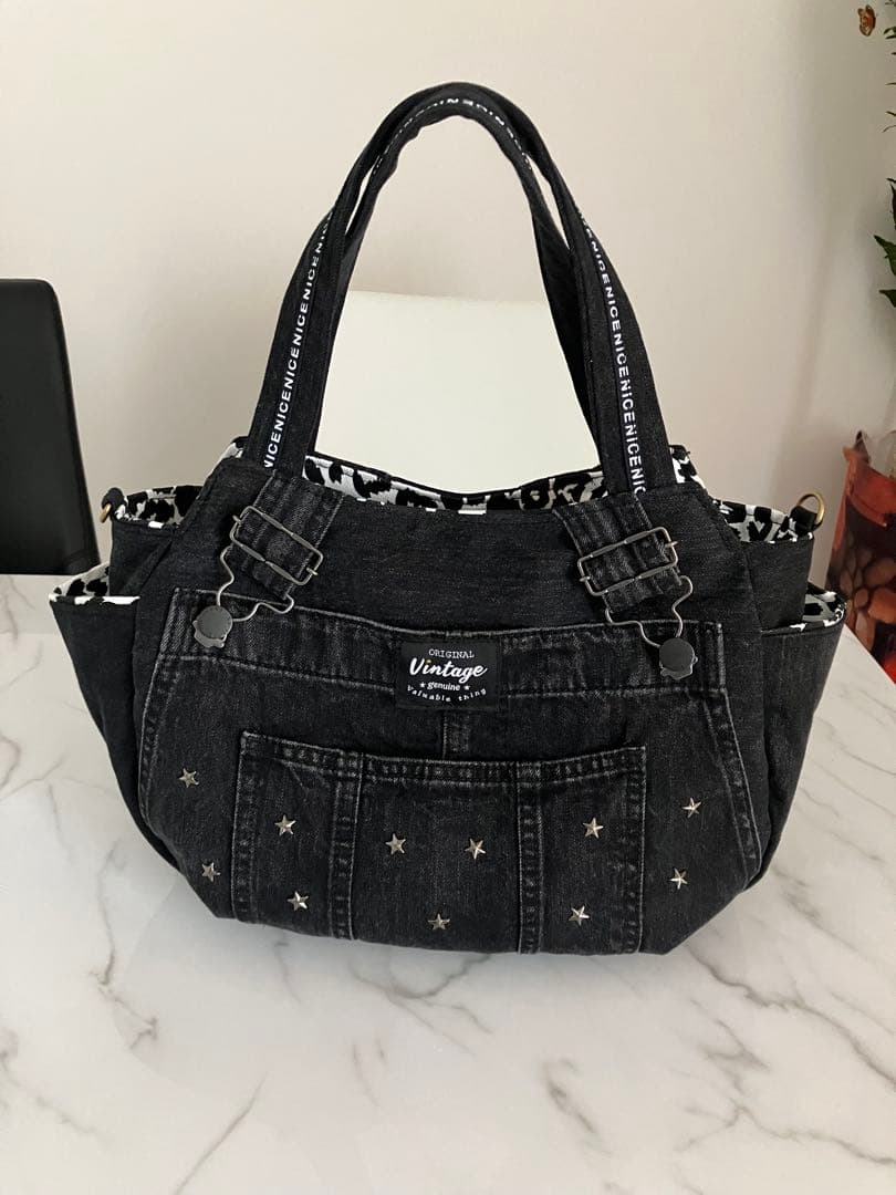 681 yu大きめ黒デニムリメイクバック　ハンドメイド