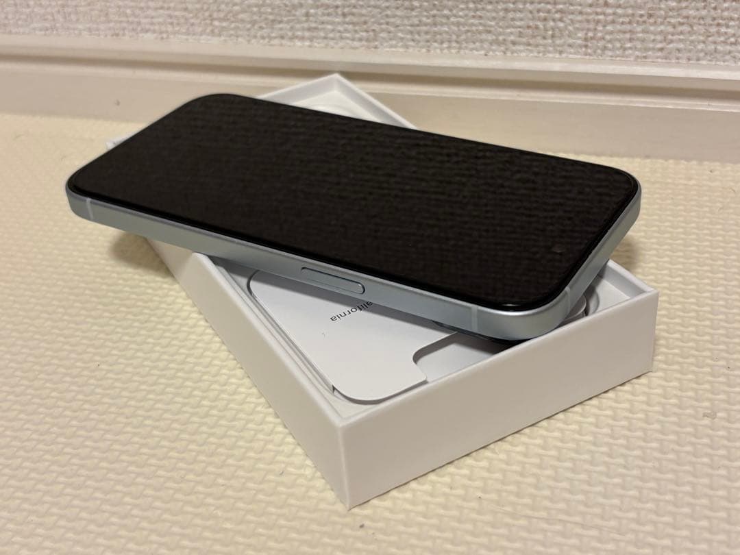 【美品】iPhone15 256GB simフリー　ブルー