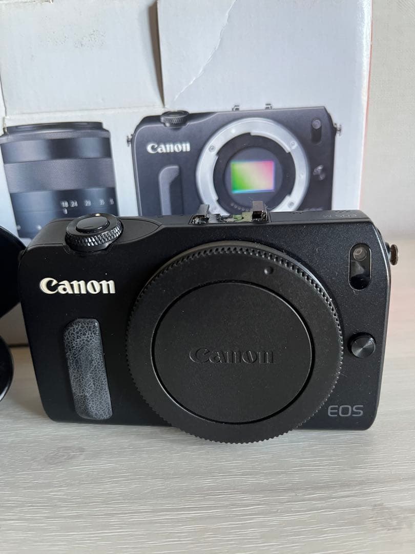 Canon EOS デジタル一眼レフカメラとレンズ