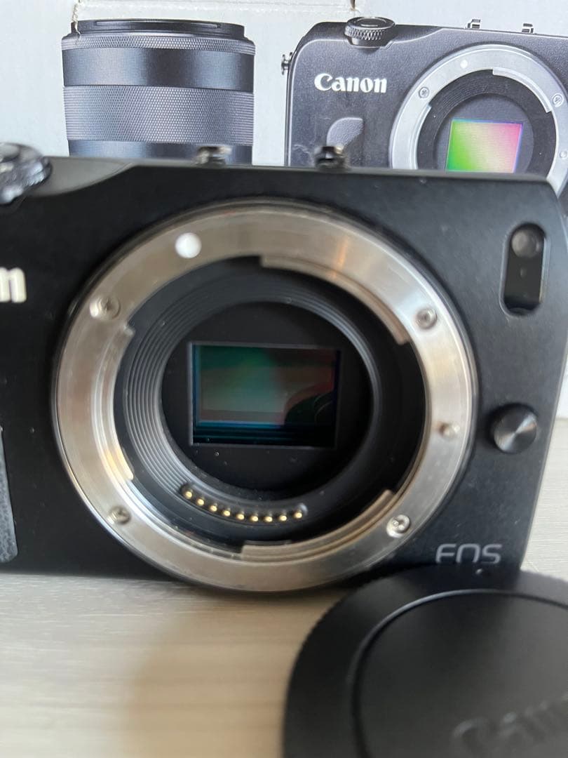 Canon EOS デジタル一眼レフカメラとレンズ