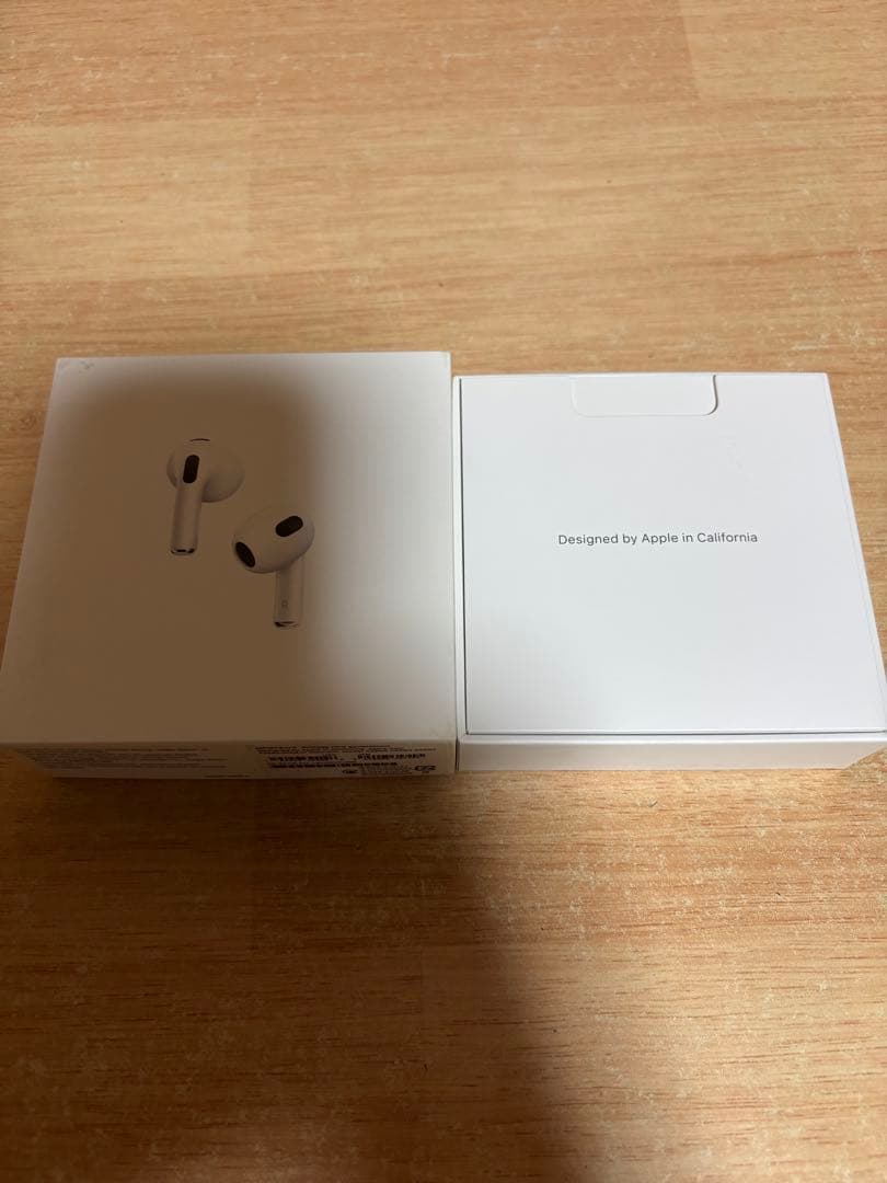 け*と様 Apple AirPods 本体 ホワイト 充電ケース付き