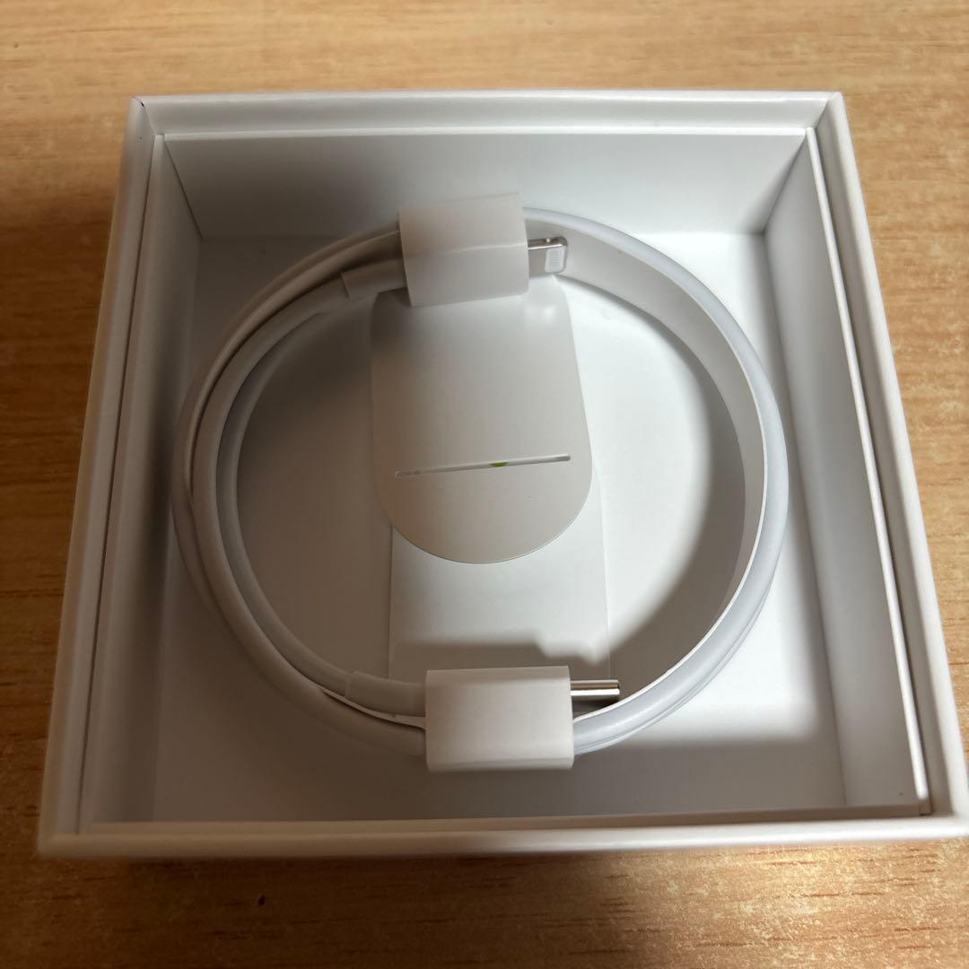 け*と様 Apple AirPods 本体 ホワイト 充電ケース付き