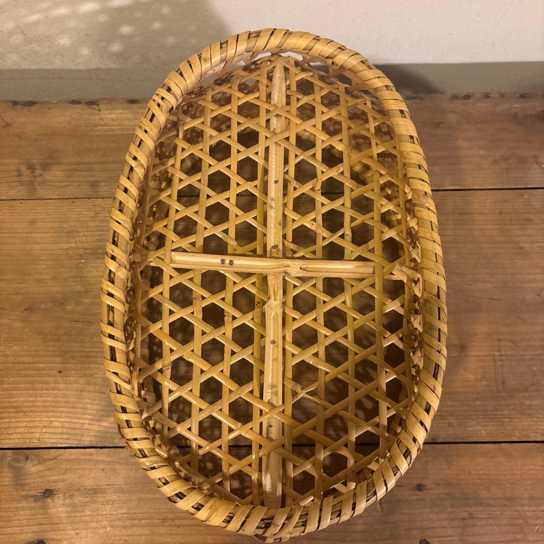 楕円形 根曲竹台付カゴ　バスケット 中型