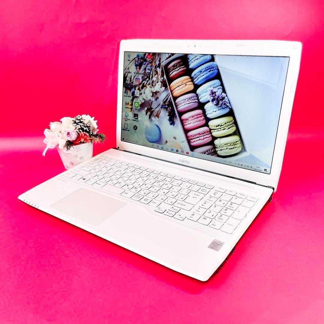 美品✨️動作良好❣️綺麗な白✨️薄型ノートパソコン✨️ブルーレイ！カメラ付き！新品SSD