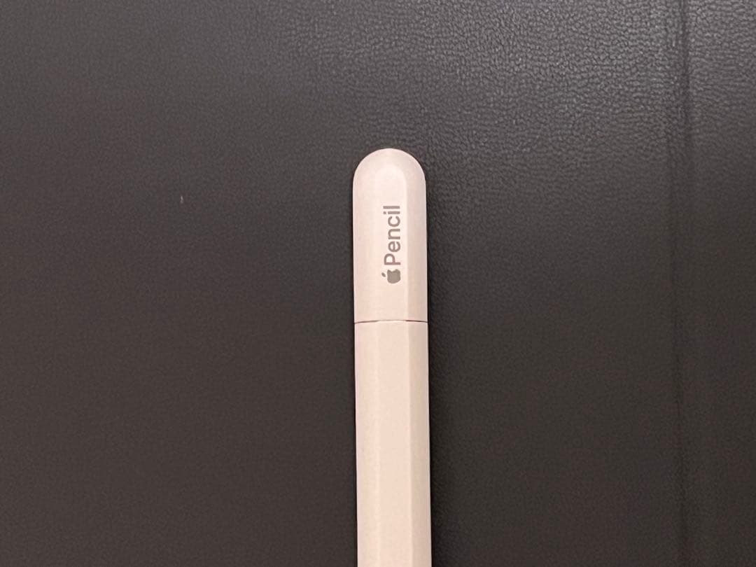 iPad A16 ほぼ新品箱付き　Apple Pencil付き　モフトケース付き