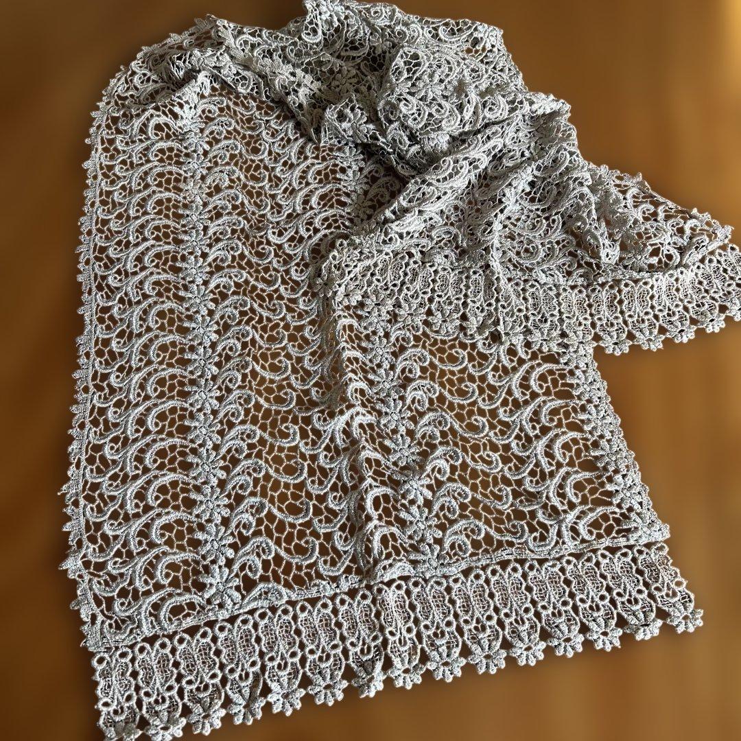 ハンドメイド　鍵編み　テーブルセンター　約136×37cm 光沢グレー