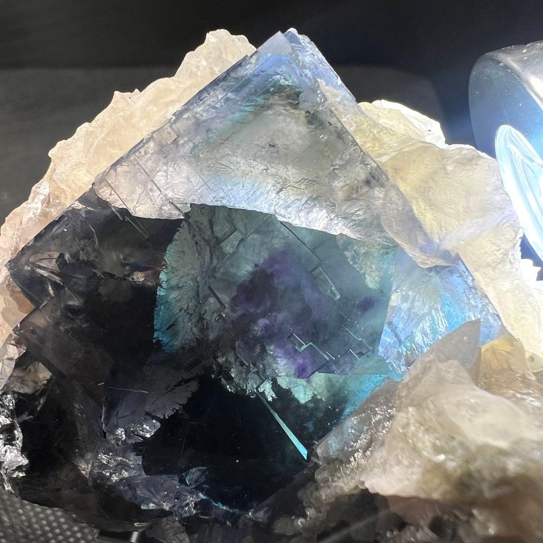 爆誕⭐︎気泡あり⭐︎ヤオガンシャン　カルサイト共生「勿忘草色」フローライト