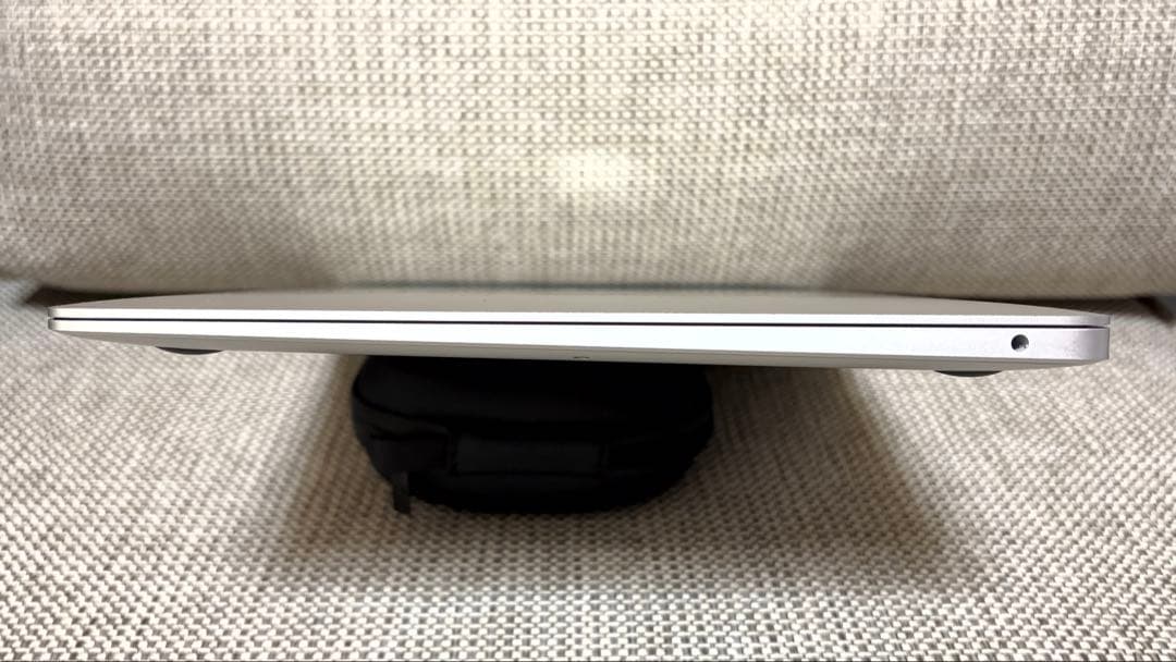 【美品】MacBook Air 13.3インチ 256GB SSD 2018