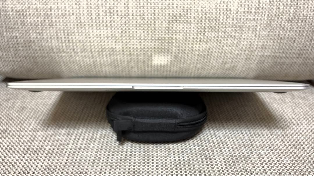 【美品】MacBook Air 13.3インチ 256GB SSD 2018