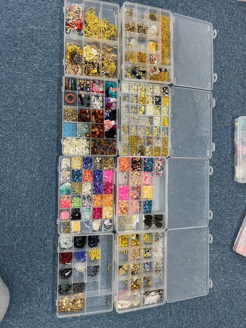 新品未使用品あり　ハンドメイド用ビーズ・パーツセット　商品の説明を読んでください