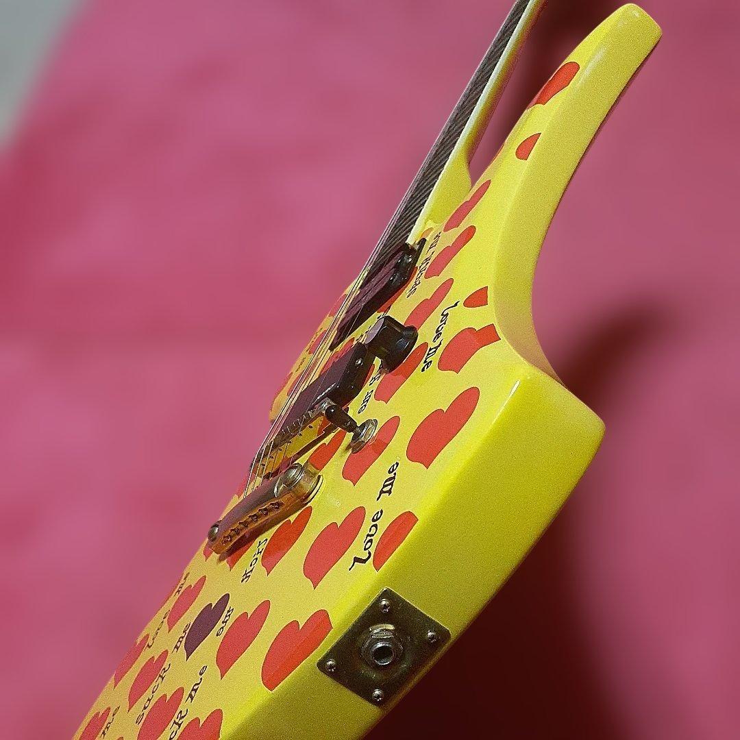 【良・美品】イエローハート風ペイント・hideモデル。モッキンバードエレキギター