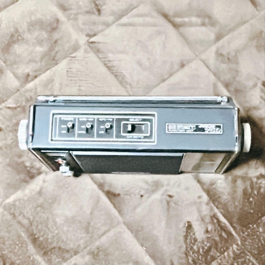 TOSHIBA アナログラジオ AM/FM/SW ジャンク品として