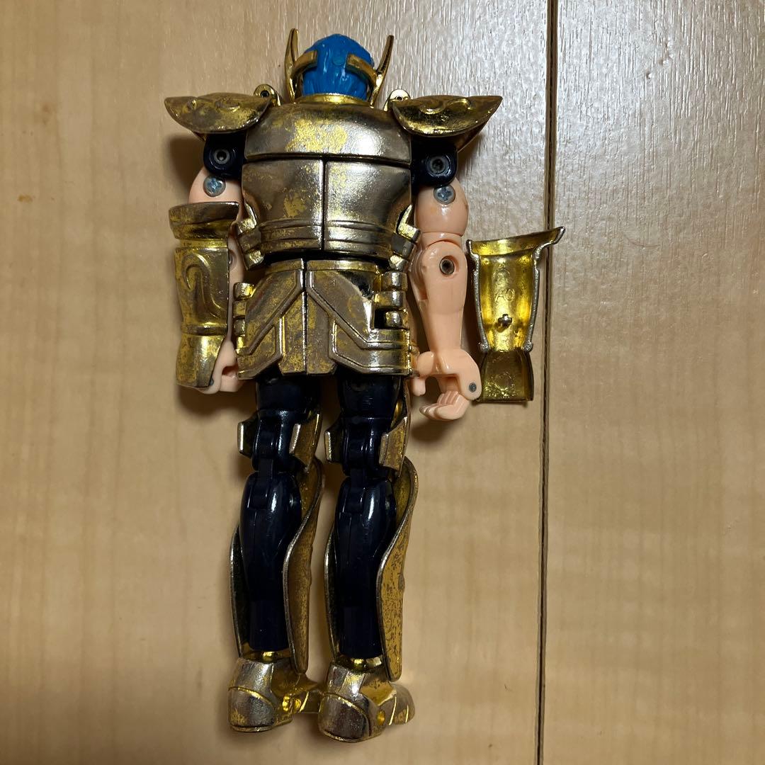 聖闘士星矢 黄金聖衣 ゴールドクロス 水瓶座 アクエリアスクロス カミュ