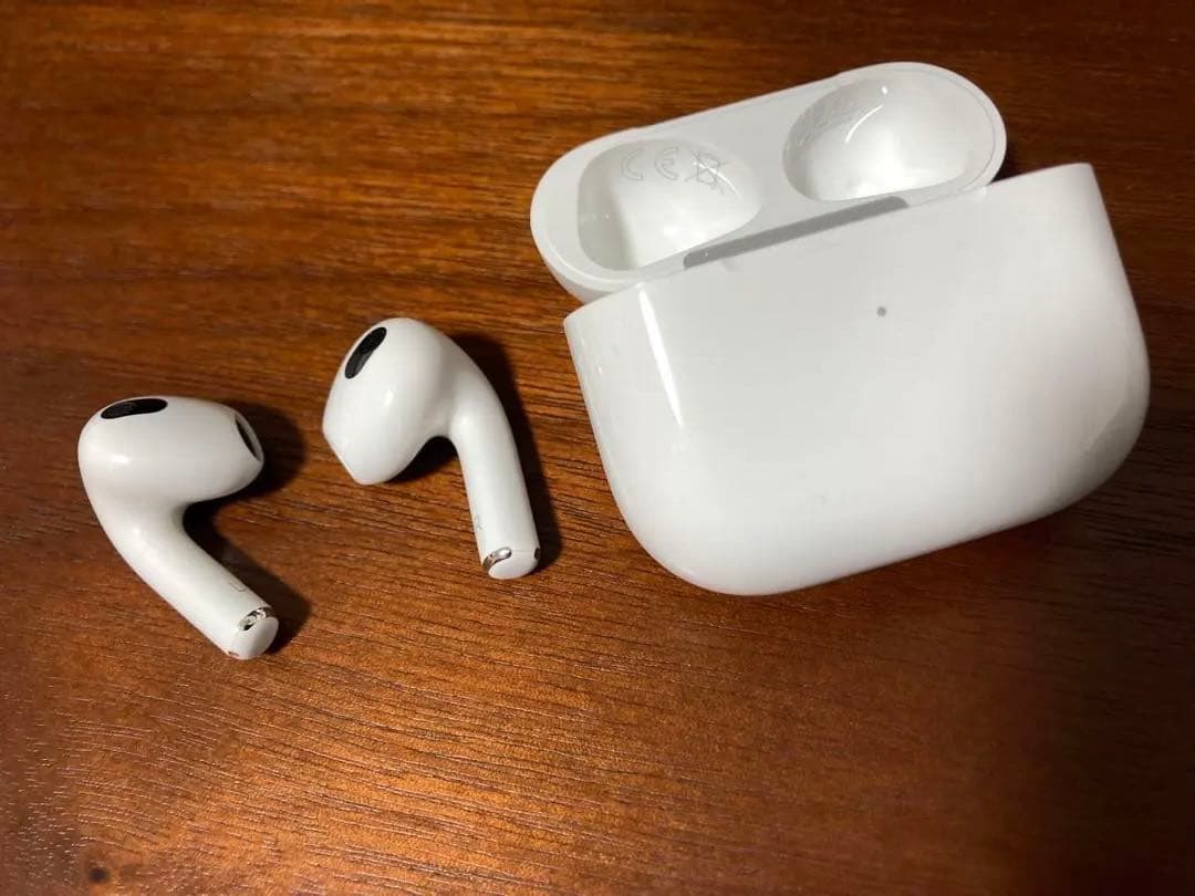 第三世代AirPods 本体充電ケース付き