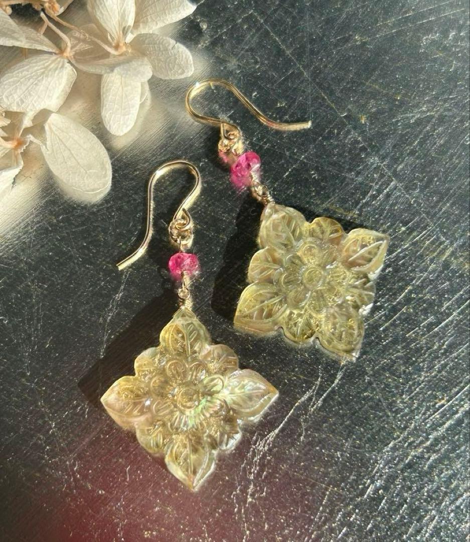 Sale❣️ブラウンmop金箔×水晶＆ルビーのピアス　14kgf